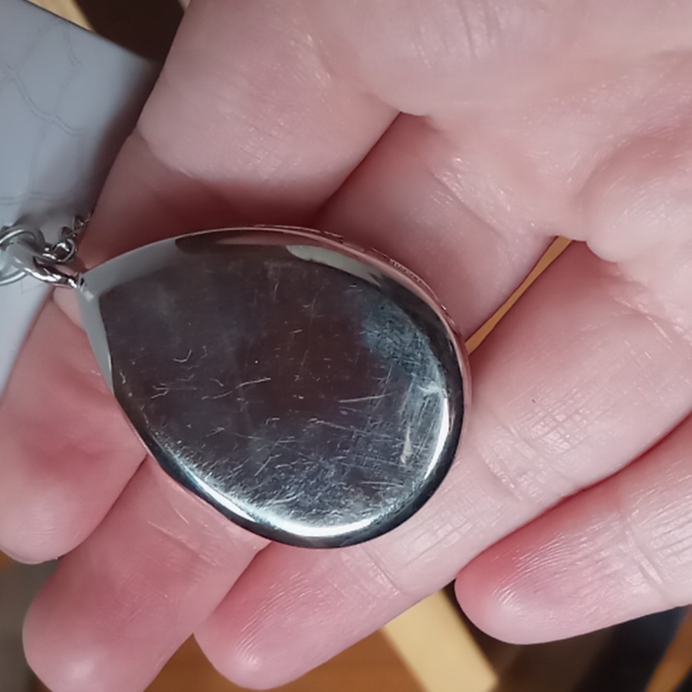 Positive Intentions Diffuser Locket - Picture 8 of 11